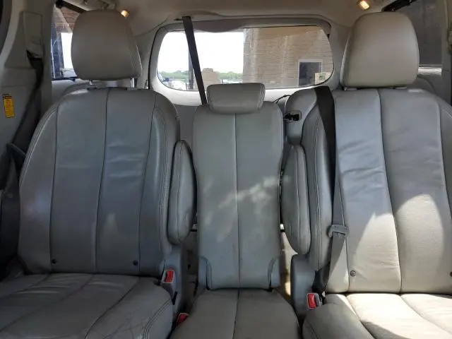 2014 TOYOTA SIENNA XLE  