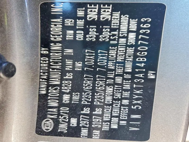 2011 KIA SORENTO BASE  