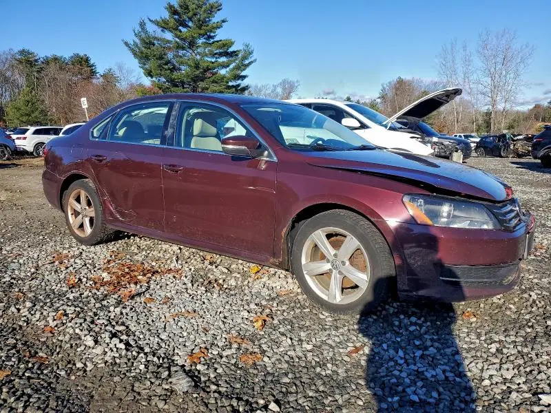 2013 VOLKSWAGEN PASSAT SE  