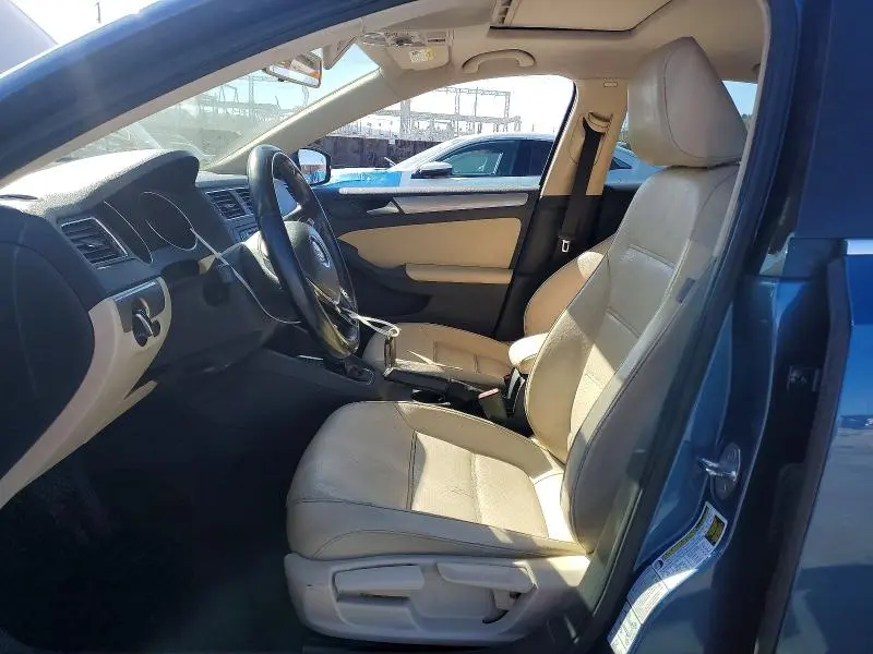 2017 VOLKSWAGEN JETTA SE  