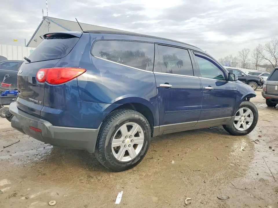 2011 CHEVROLET TRAVERSE LT  