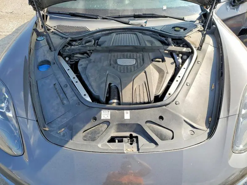 2018 PORSCHE PANAMERA 4  