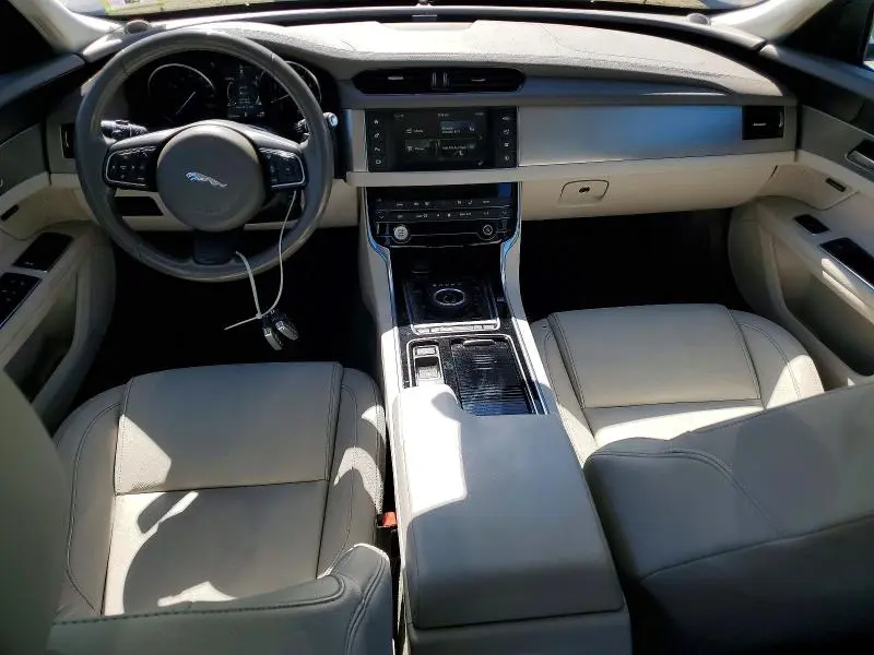 2017 JAGUAR XF PREMIUM  
