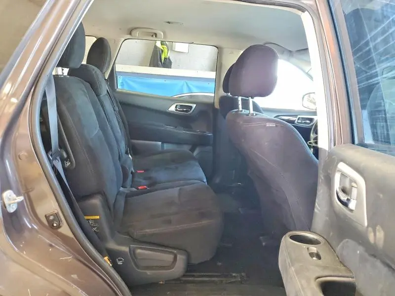 2016 NISSAN PATHFINDER SV  