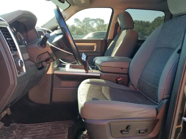 2015 RAM 1500 SLT  