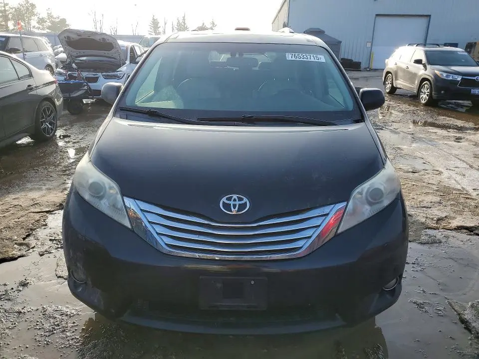 2011 TOYOTA SIENNA XLE  