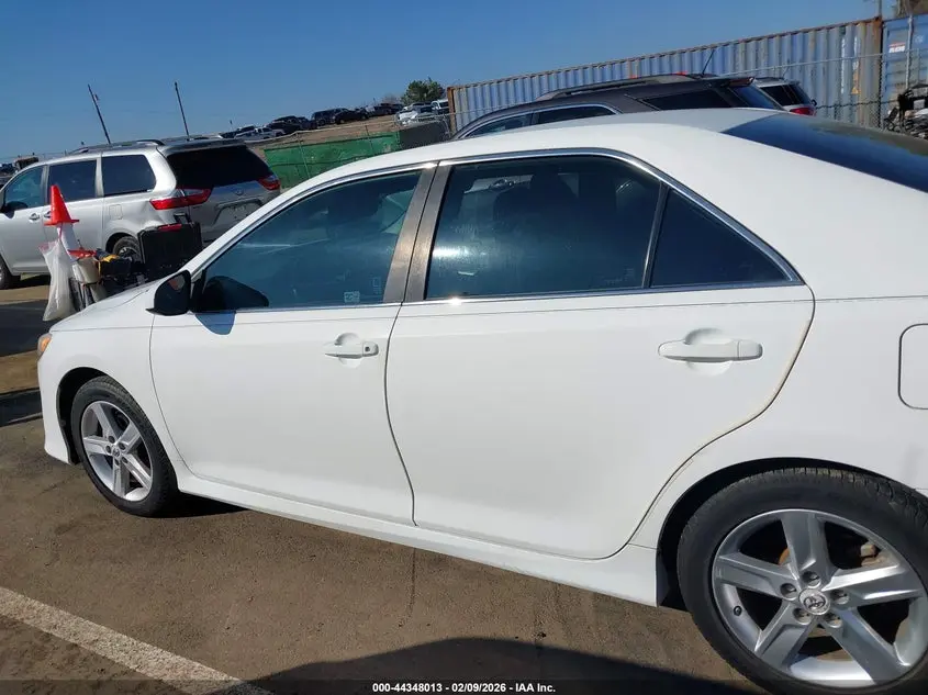 2013 TOYOTA CAMRY SE