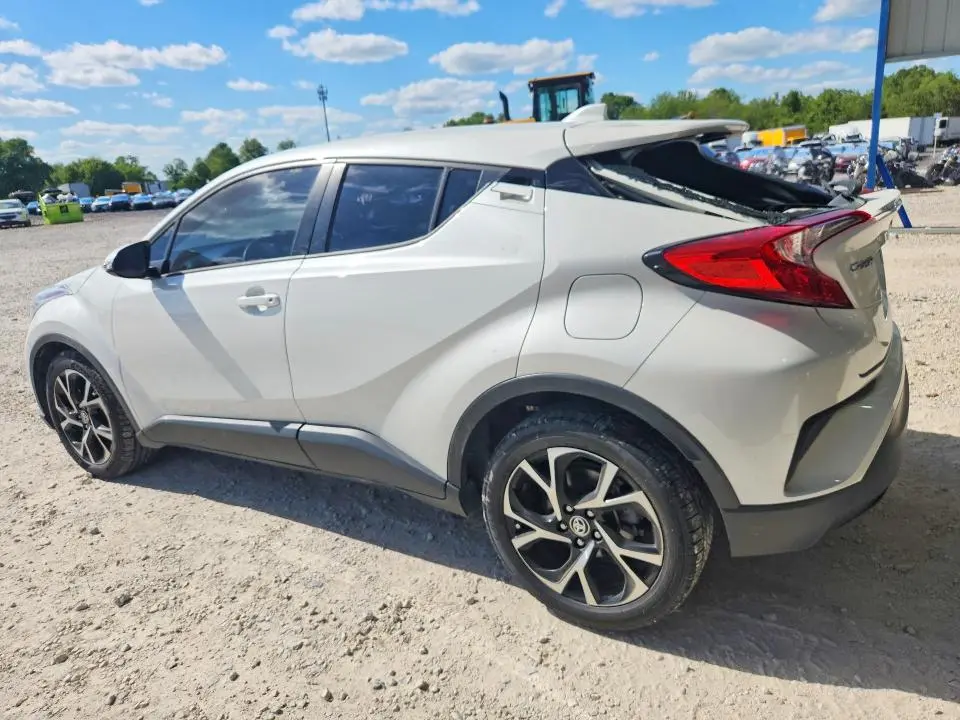 2020 TOYOTA C-HR XLE  