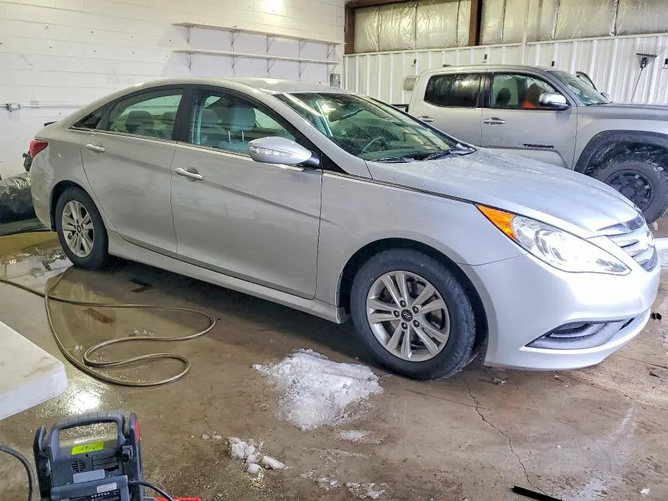 2014 HYUNDAI SONATA GLS  