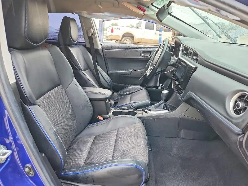 2019 TOYOTA COROLLA SE  