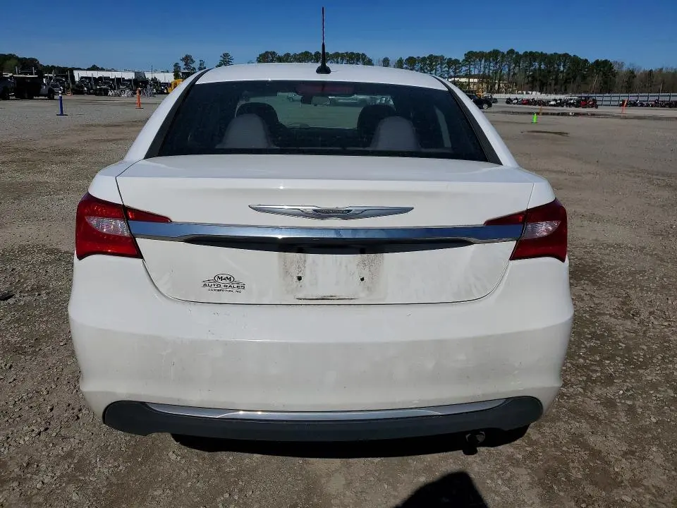 2013 CHRYSLER 200 LX  