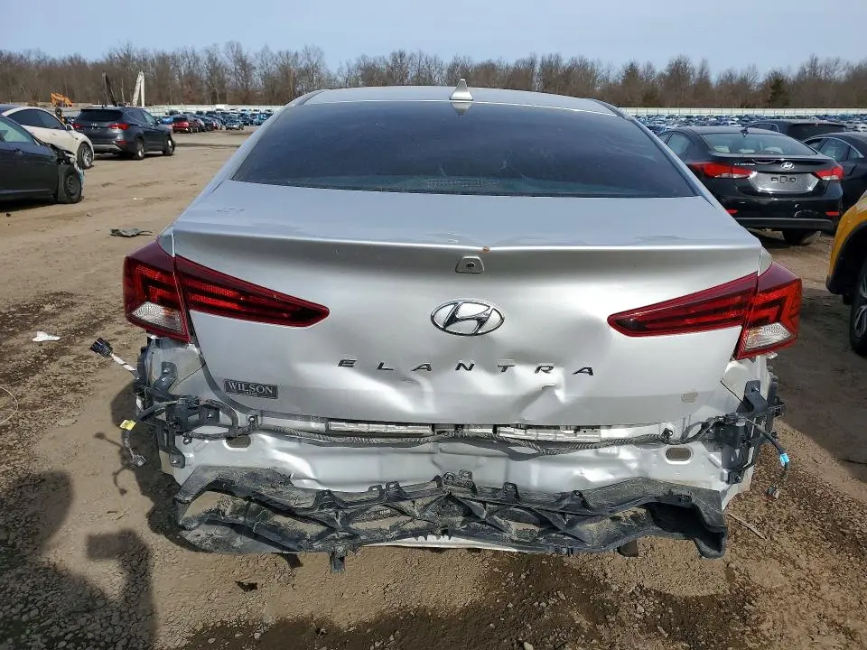 2019 HYUNDAI ELANTRA SEL  