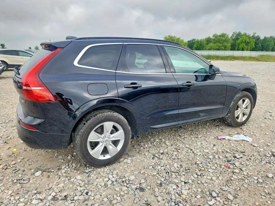 2022 VOLVO XC60 B5 MOMENTUM  