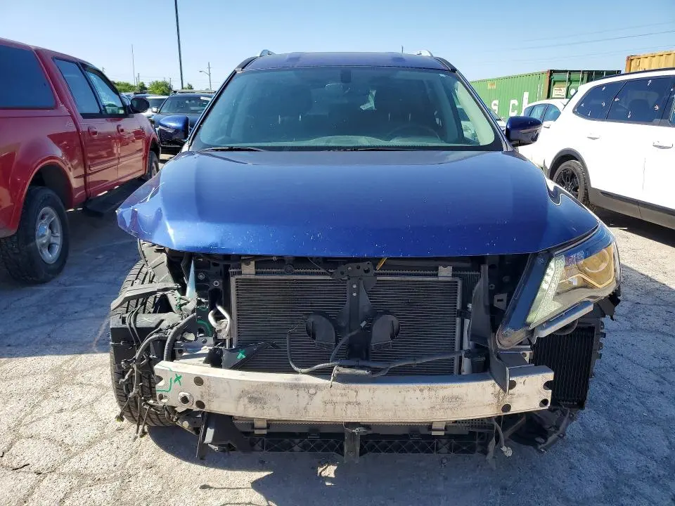 2017 NISSAN PATHFINDER SV  