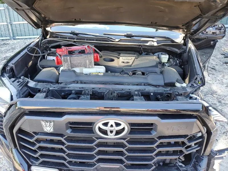2023 TOYOTA TUNDRA SR5  