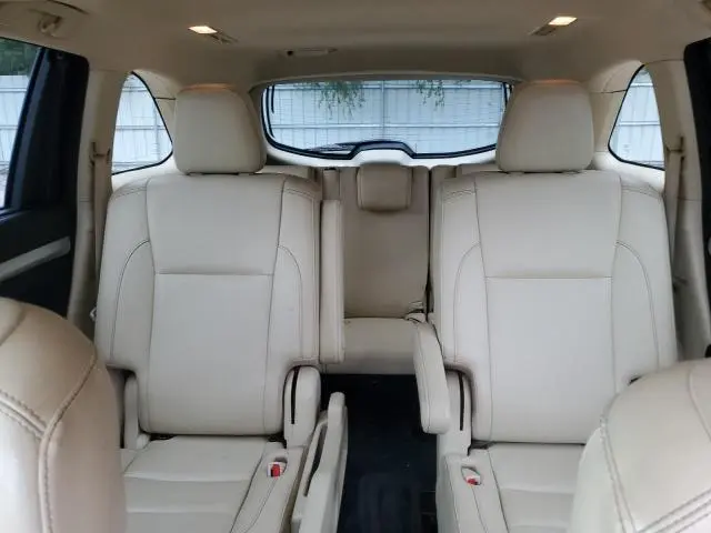 2017 TOYOTA HIGHLANDER SE  
