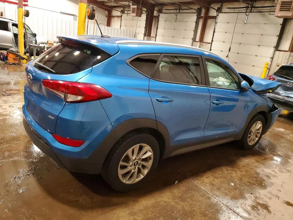 2016 HYUNDAI TUCSON SE  