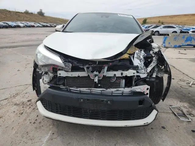 2021 TOYOTA C-HR XLE  