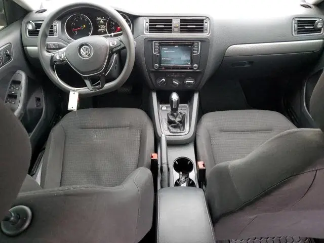2016 VOLKSWAGEN JETTA SE  