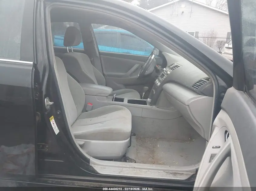 2010 TOYOTA CAMRY LE