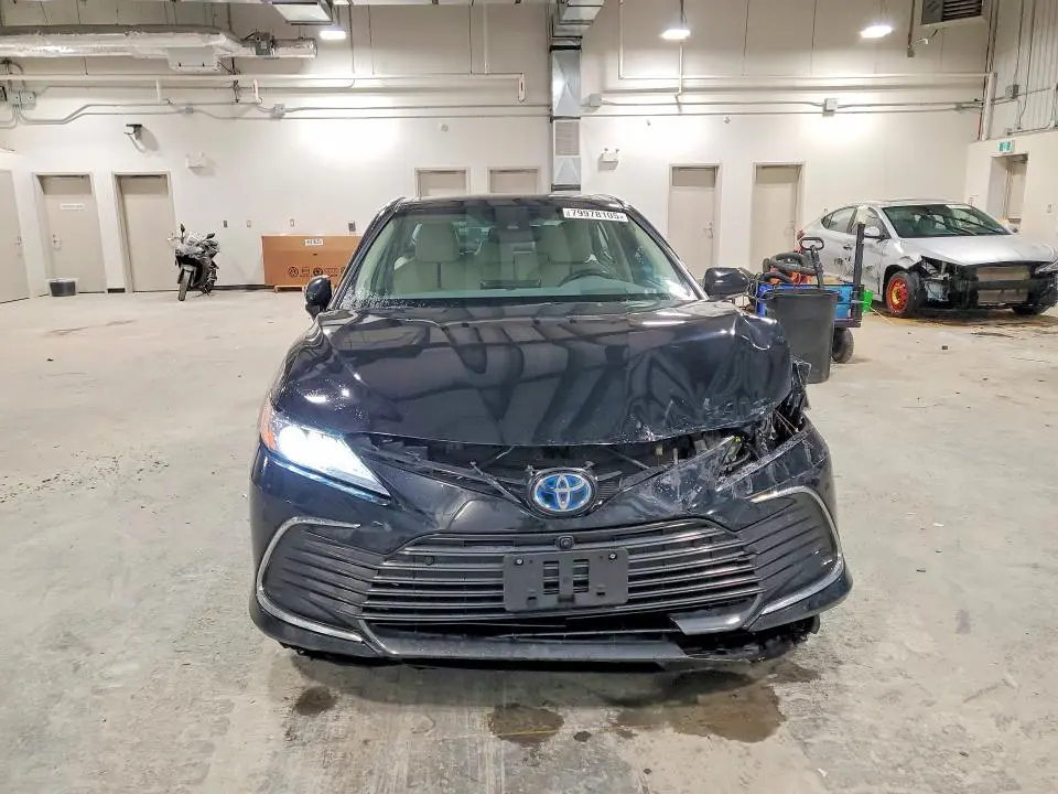 2022 TOYOTA CAMRY XLE  