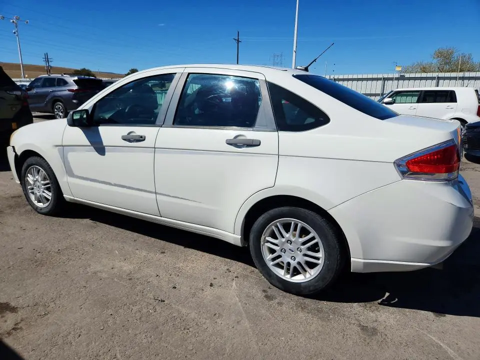 2010 FORD FOCUS SE  