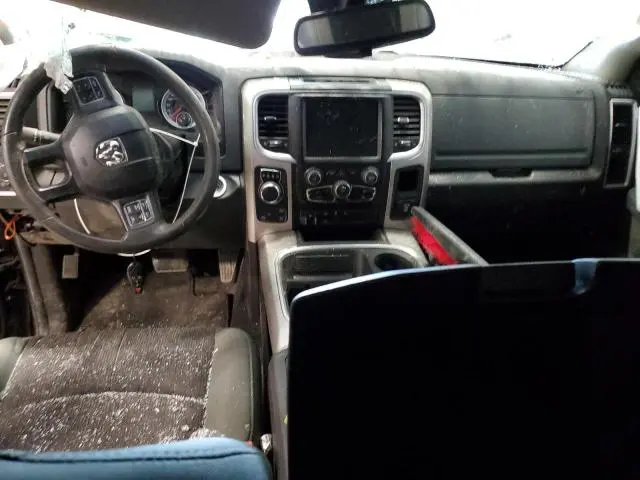 2016 RAM 1500 SLT  