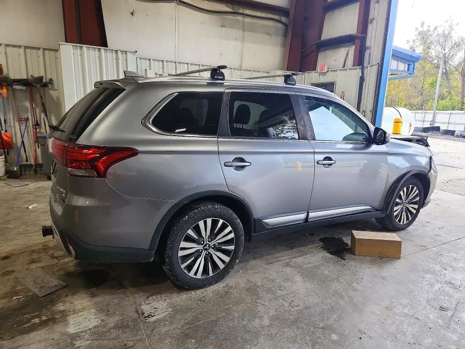 2019 MITSUBISHI OUTLANDER SE  