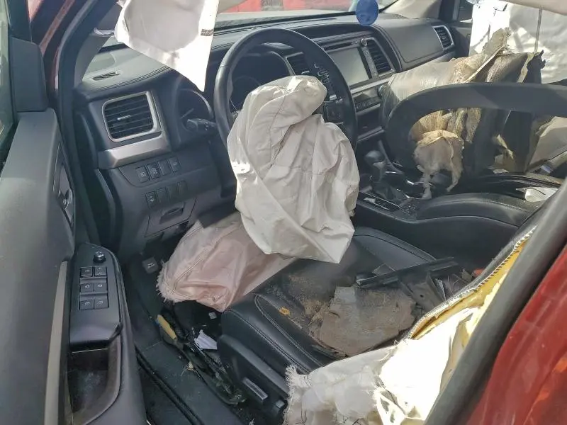 2017 TOYOTA HIGHLANDER SE  