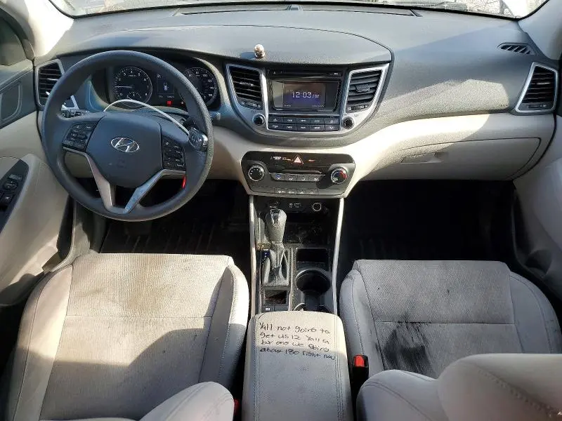 2017 HYUNDAI TUCSON SE  