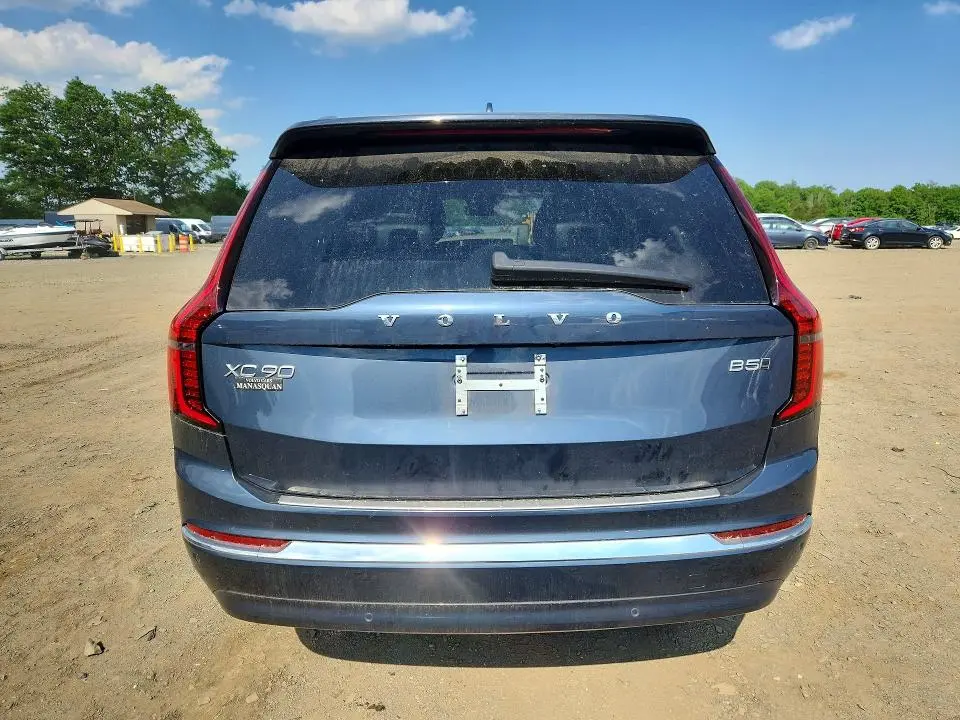 2025 VOLVO XC90 CORE  
