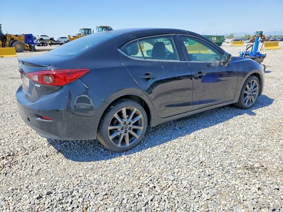 2018 MAZDA 3 TOURING  