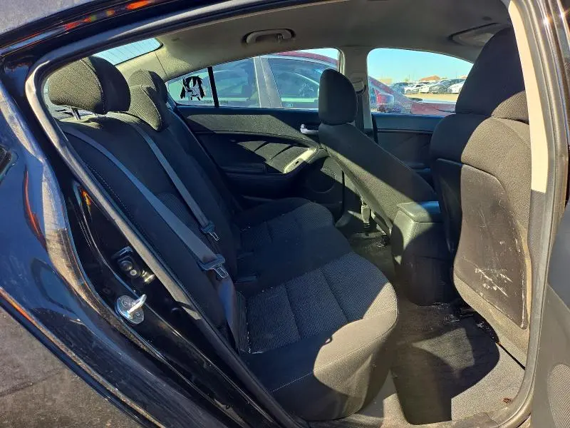 2017 KIA FORTE LX  