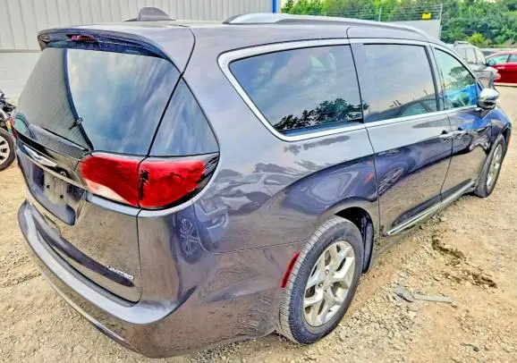 2019 CHRYSLER PACIFICA LIMITED  