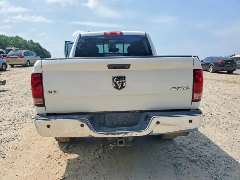 2013 RAM 1500 SLT  