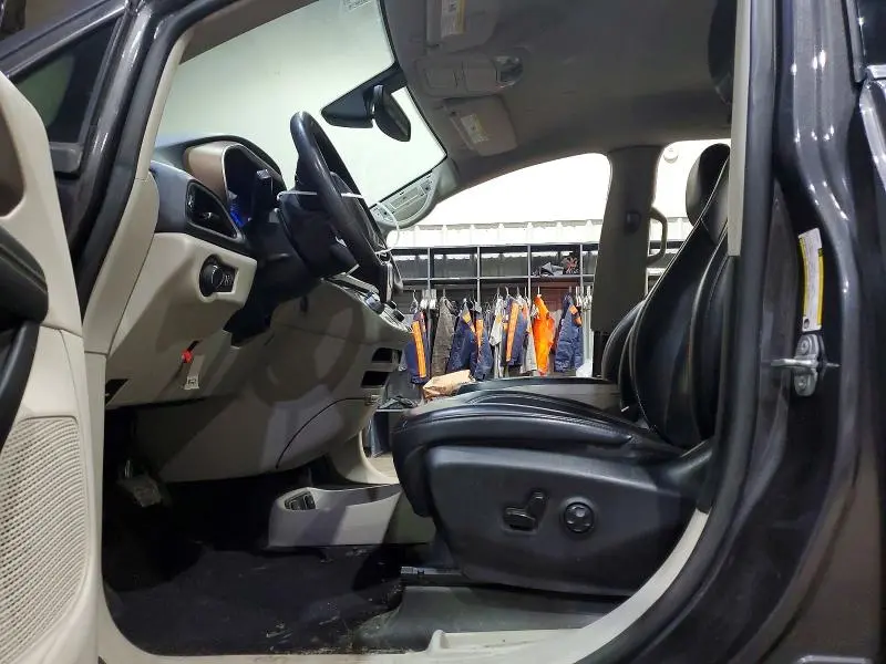 2020 CHRYSLER VOYAGER LXI  