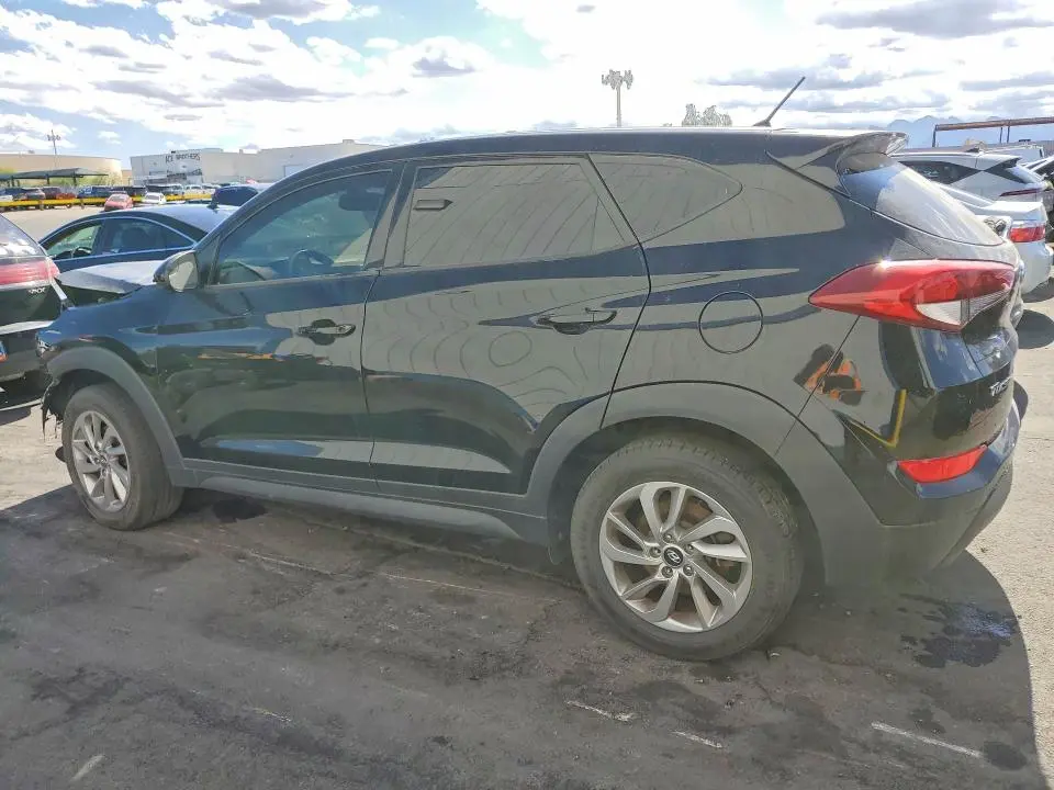 2018 HYUNDAI TUCSON SE  