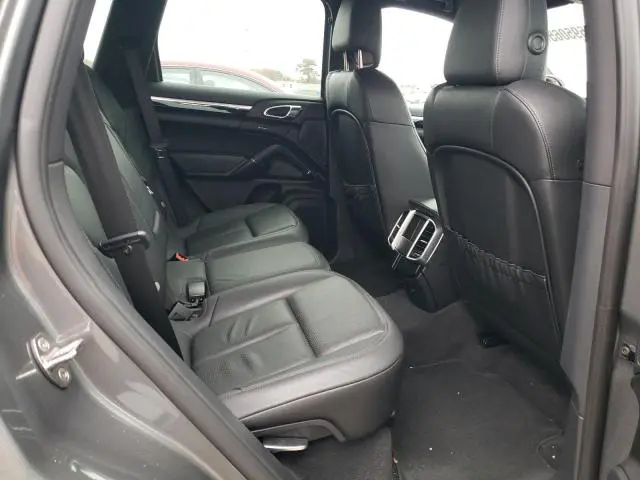 2014 PORSCHE CAYENNE   