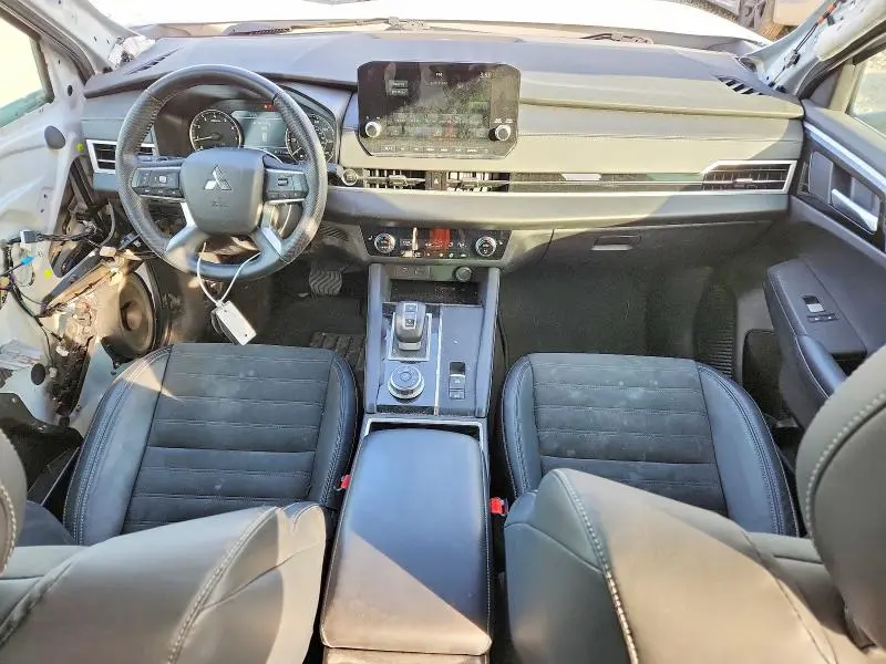 2023 MITSUBISHI OUTLANDER SE  