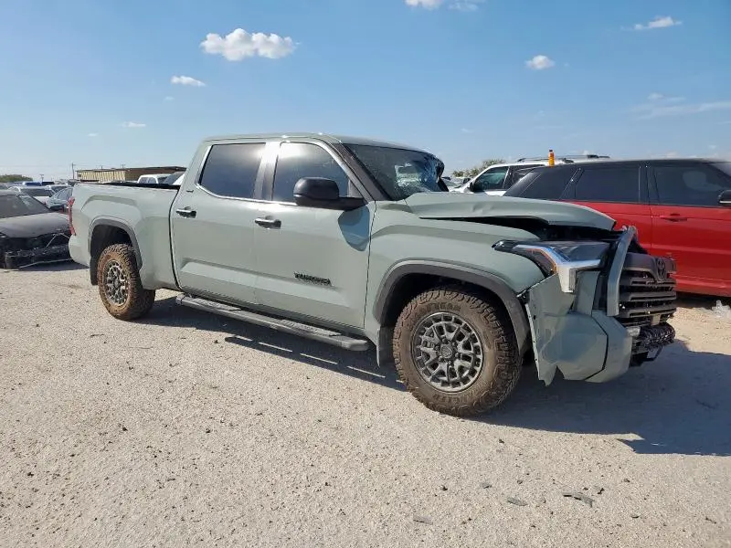 2025 TOYOTA TUNDRA CREWMAX SR5  