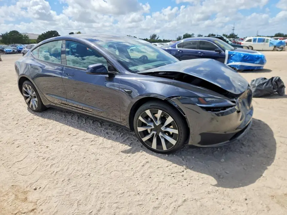 2025 TESLA MODEL 3   