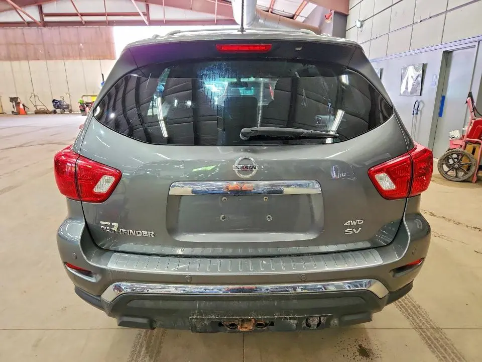 2018 NISSAN PATHFINDER SV  