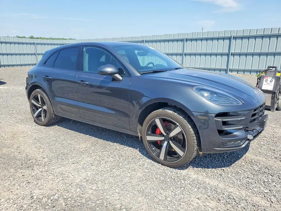 2017 PORSCHE MACAN TURBO  