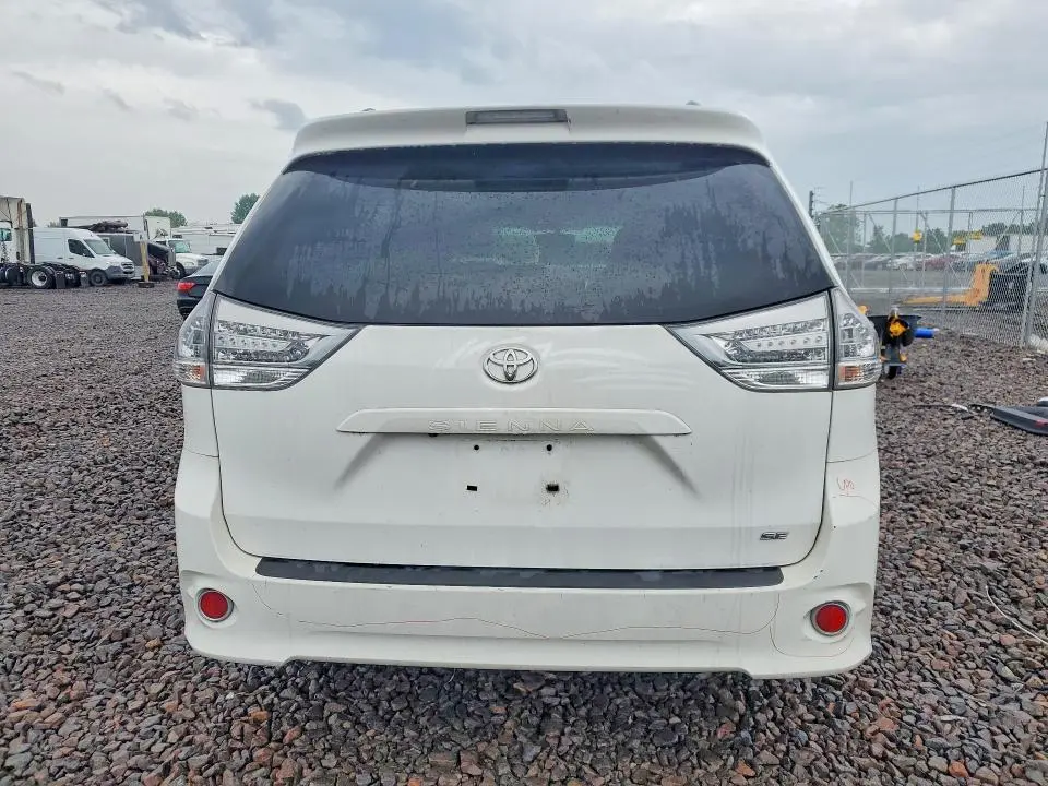 2015 TOYOTA SIENNA SPORT  