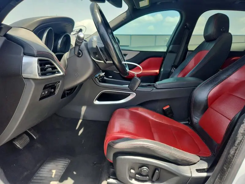 2017 JAGUAR F-PACE R - SPORT  