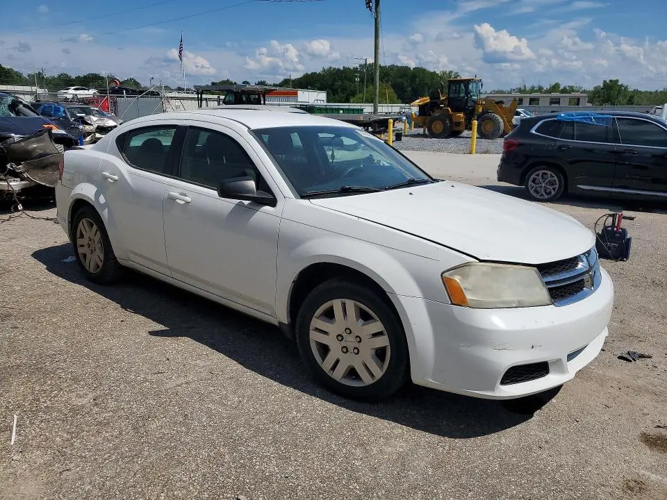 2014 DODGE AVENGER SE  