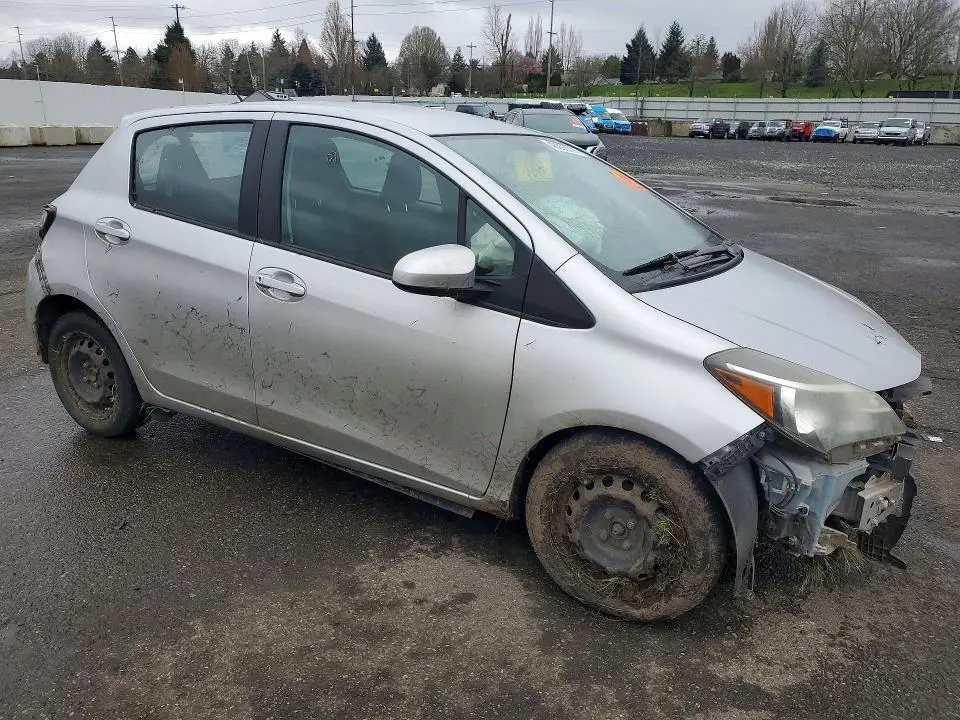 2015 TOYOTA YARIS 5-DOOR L  