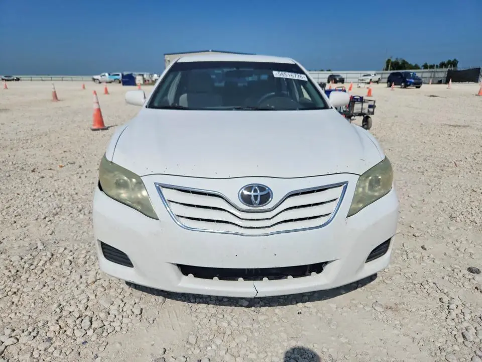 2010 TOYOTA CAMRY LE  