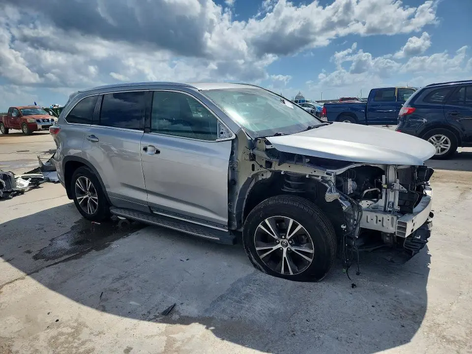 2016 TOYOTA HIGHLANDER XLE  