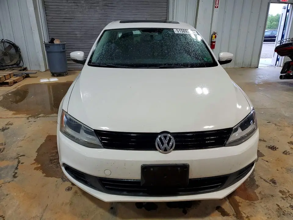 2012 VOLKSWAGEN JETTA SE  